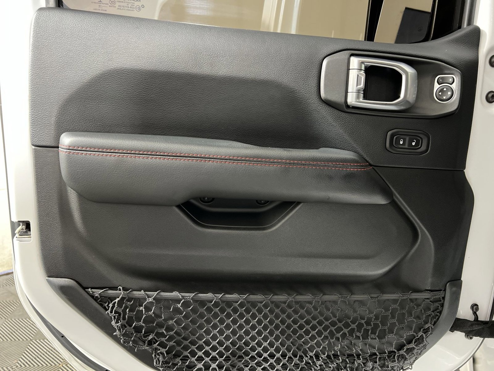 Used 2018 Jeep Wrangler Unlimited Rubicon AWD/4WD image 14
