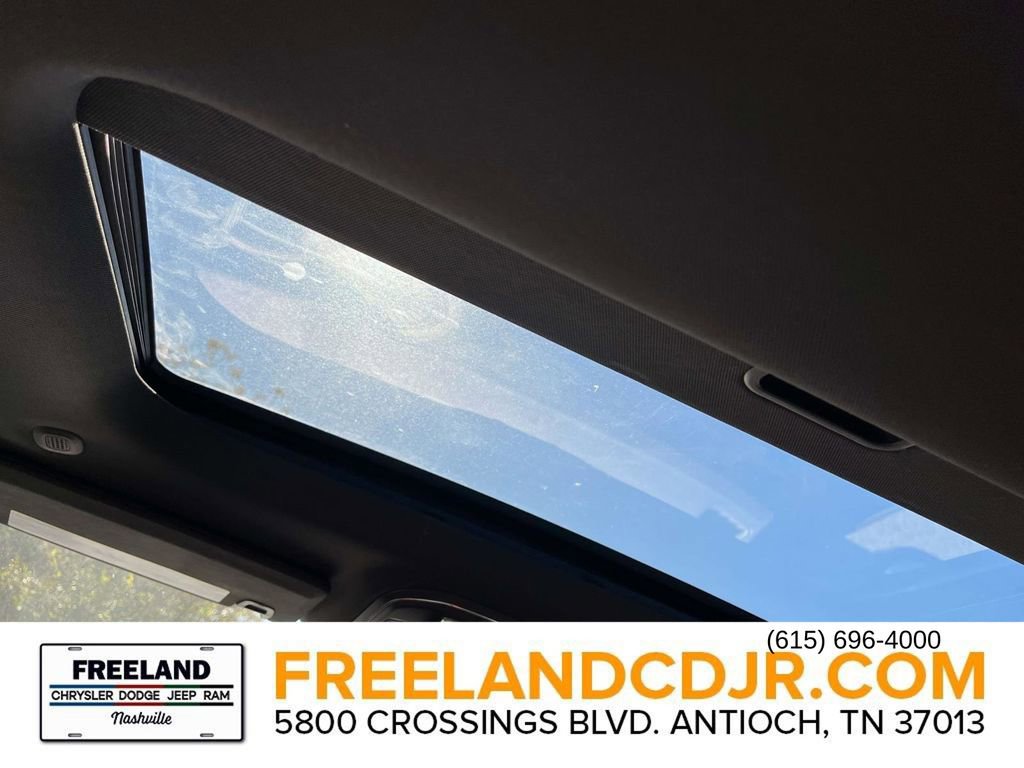 New 2025 Jeep Grand Cherokee 4WD image 15