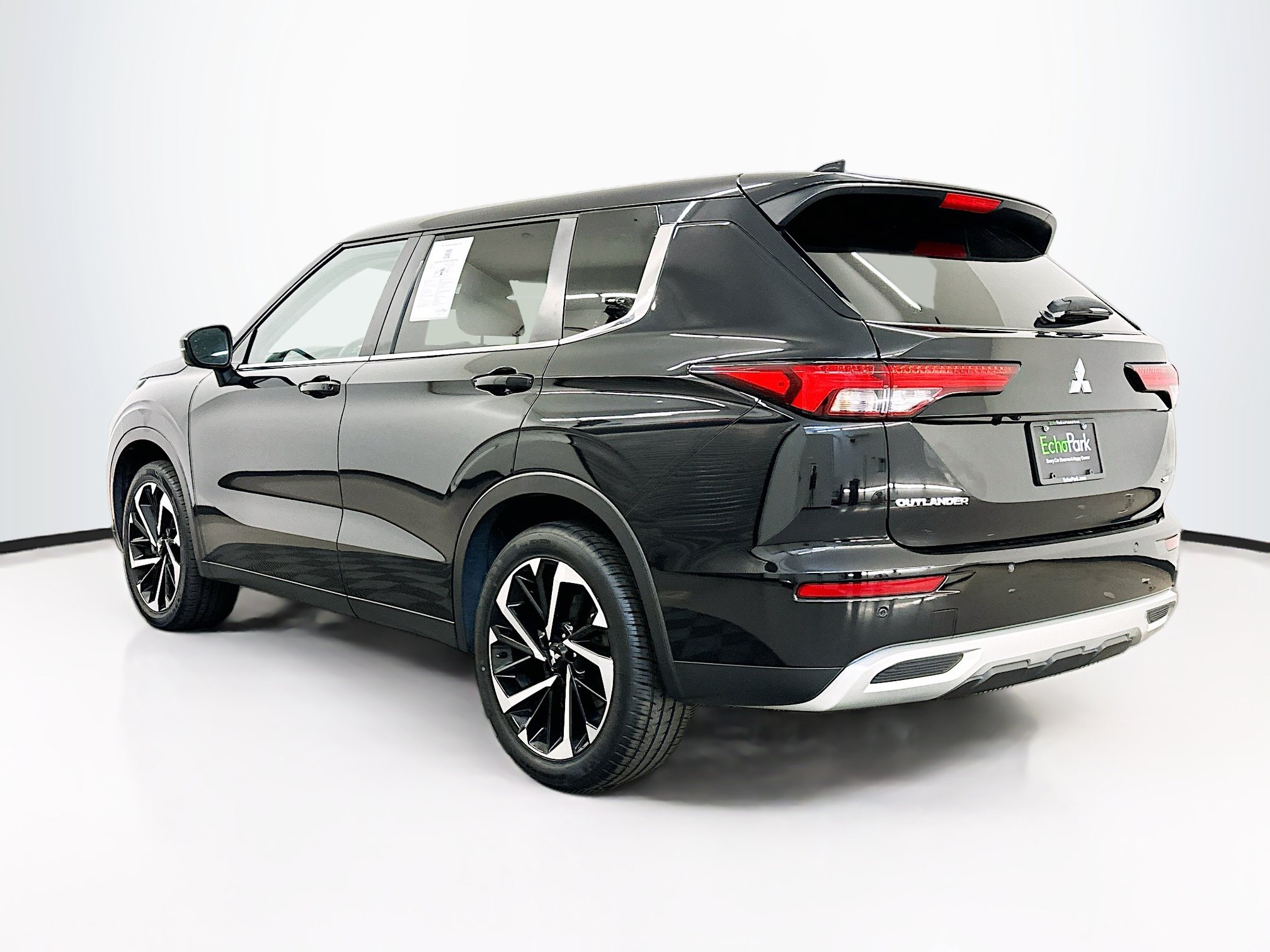 Used 2024 Mitsubishi Outlander SE AWD/4WD image 5