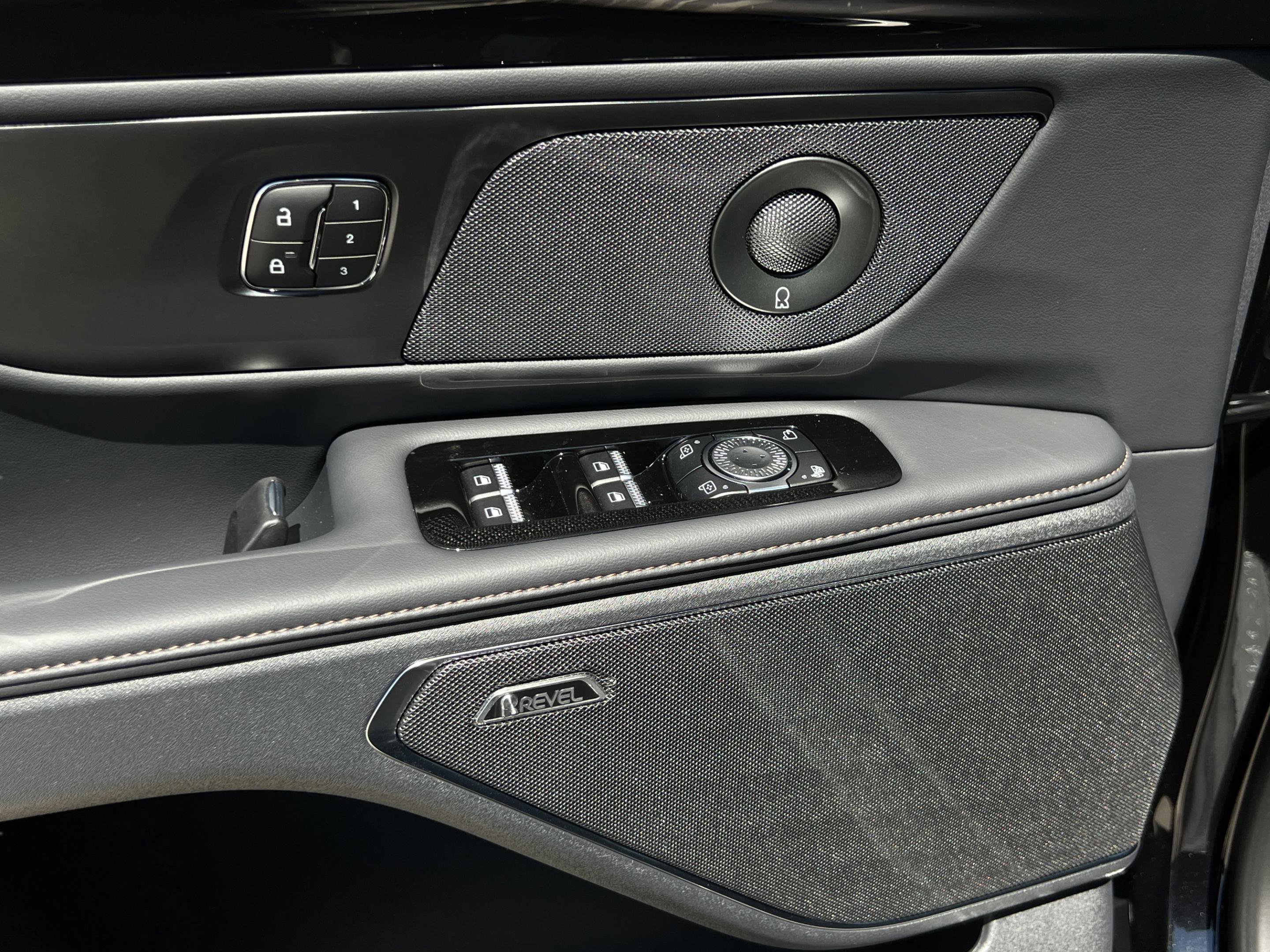 New 2025 Lincoln Nautilus Premier w/ Equipment Group 102A image 24