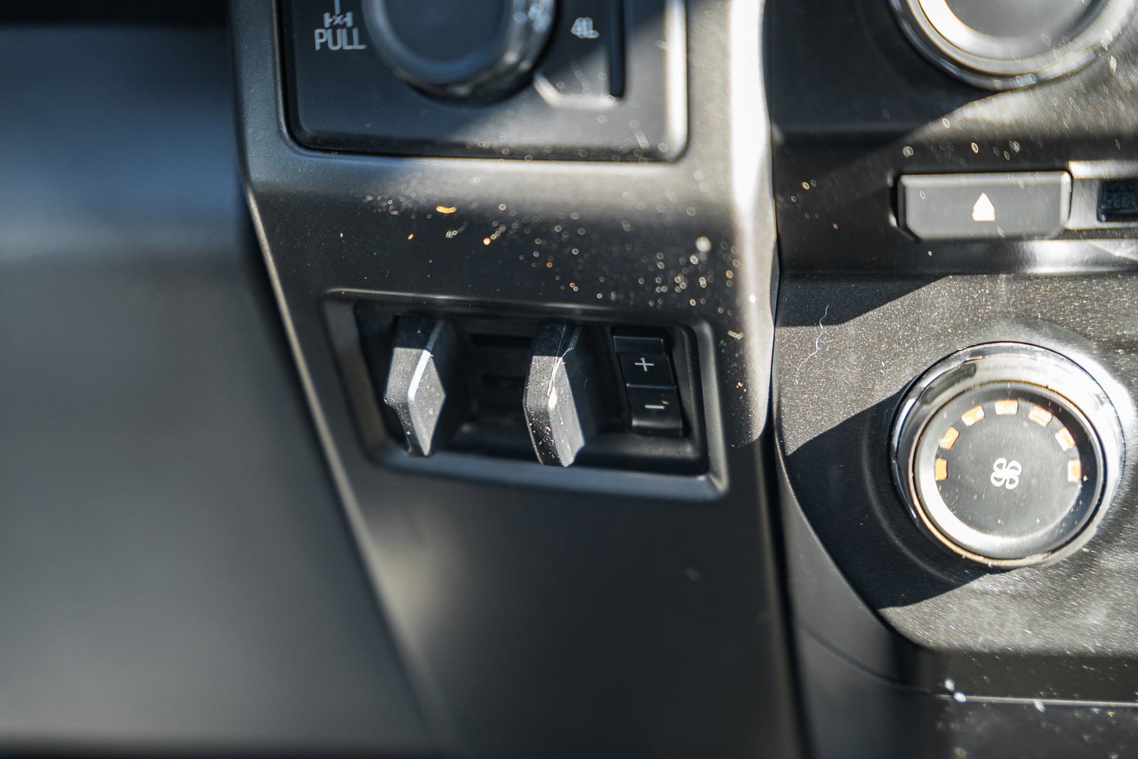 Used 2017 Ford F250 XLT w/ XLT Premium Package image 33