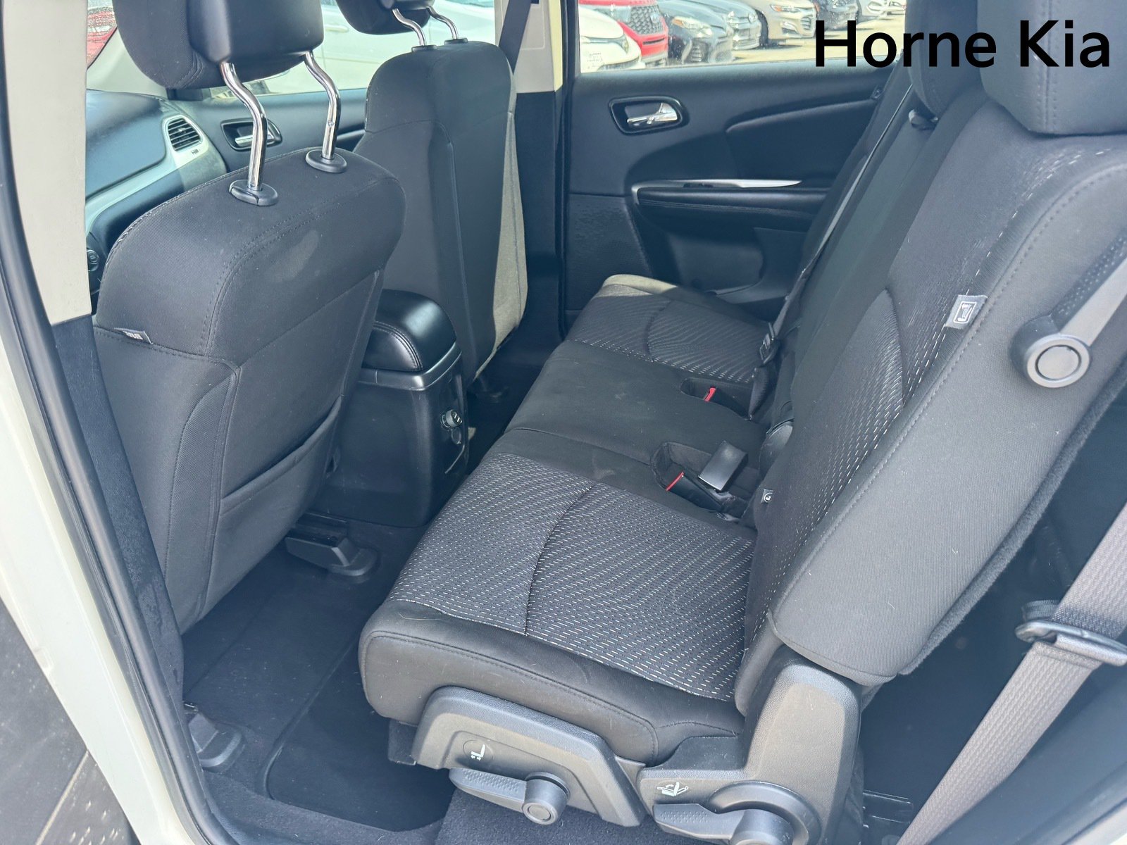 Used 2019 Dodge Journey SE FWD image 12