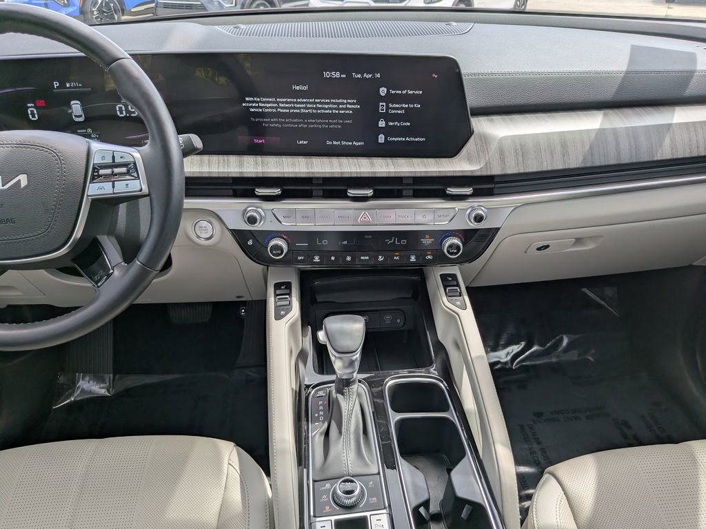 Certified 2023 Kia Telluride EX w/ EX Captain's Chair Package AWD/4WD image 17