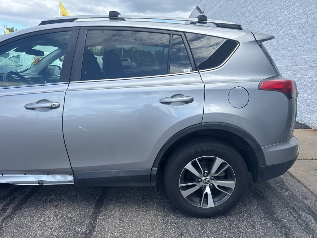 Used 2017 Toyota RAV4 XLE image 6