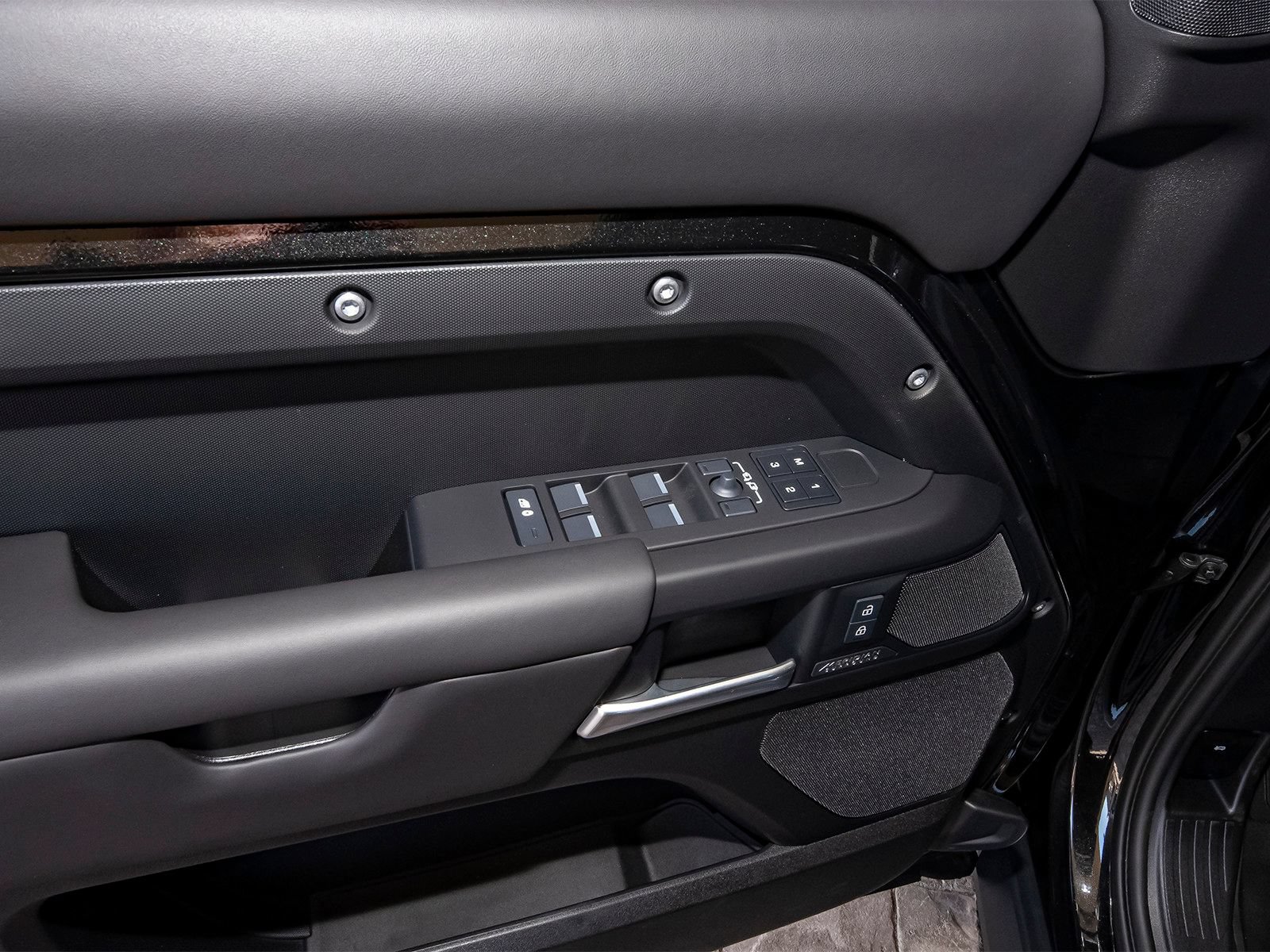 New 2026 Land Rover Defender 110 X-Dynamic SE AWD/4WD image 35