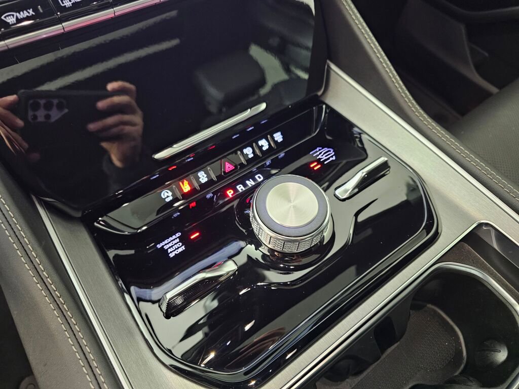 New 2026 Jeep Grand Wagoneer Limited AWD/4WD image 32