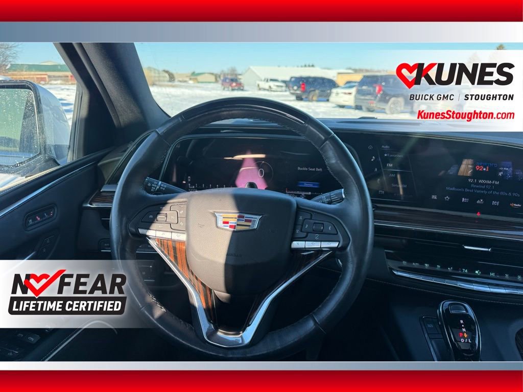 Used 2024 Cadillac Escalade ESV Premium Luxury image 44