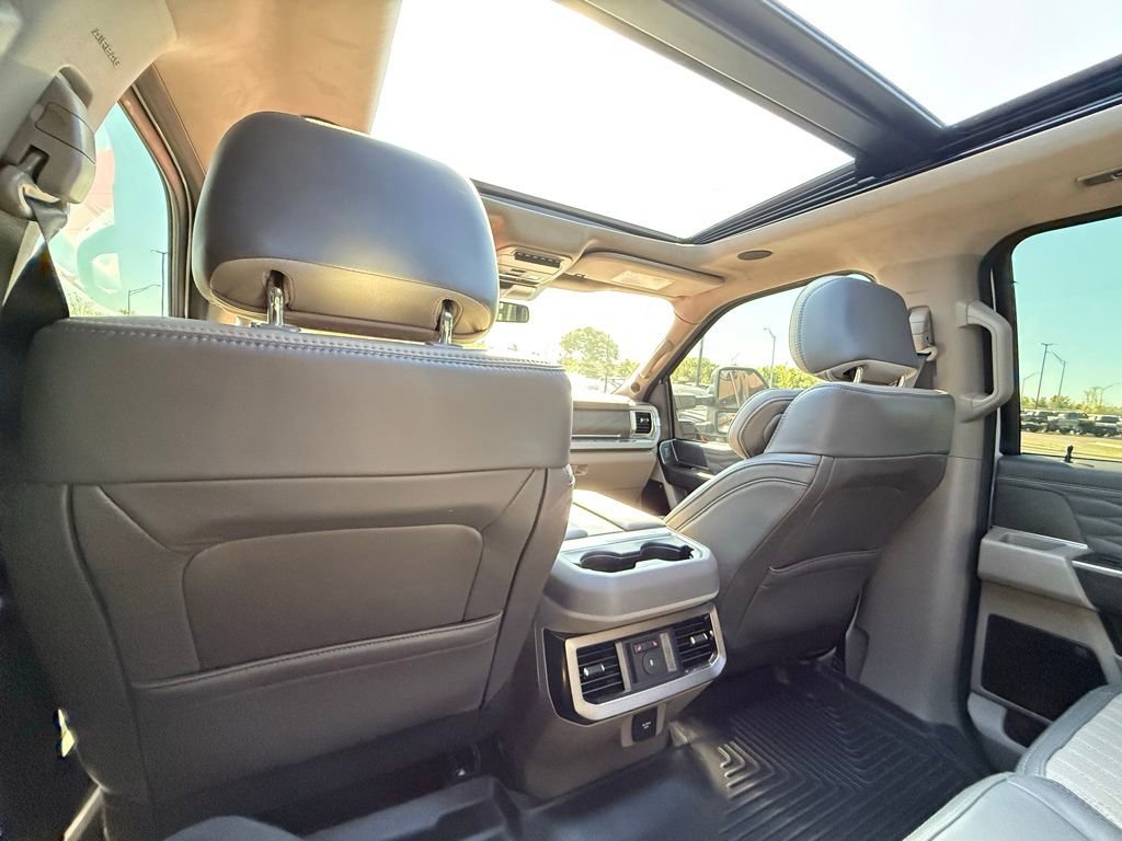 Used 2025 Ford F250 Platinum w/ Platinum Plus Package image 27
