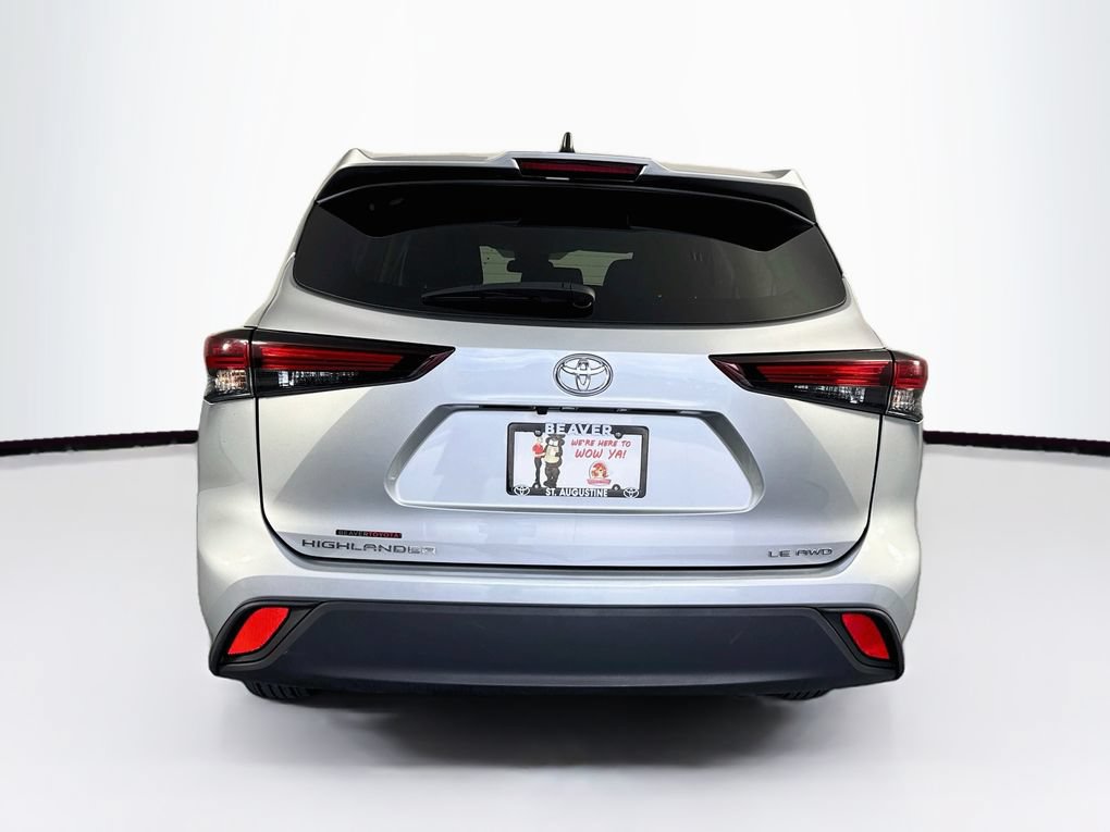 Used 2024 Toyota Highlander LE AWD/4WD image 35