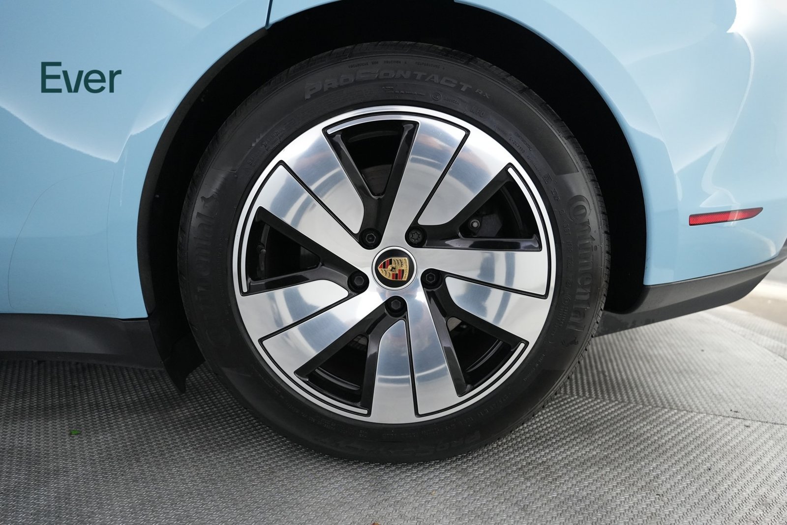 Used 2023 Porsche Taycan RWD image 9