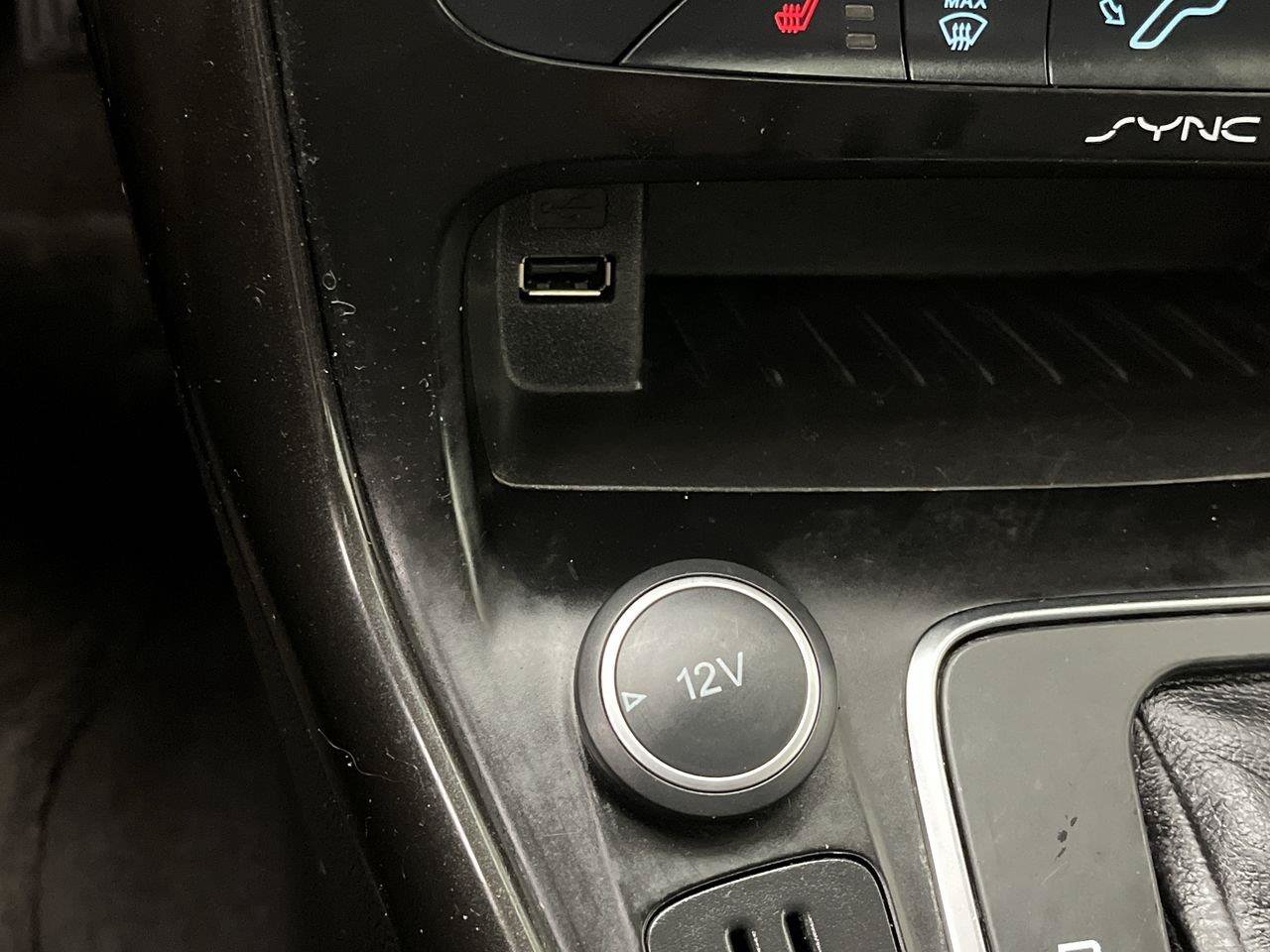 Used 2015 Ford Focus Titanium FWD image 25