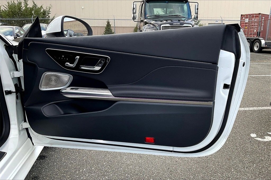 Used 2025 Mercedes-Benz CLE 300 4MATIC Coupe image 14