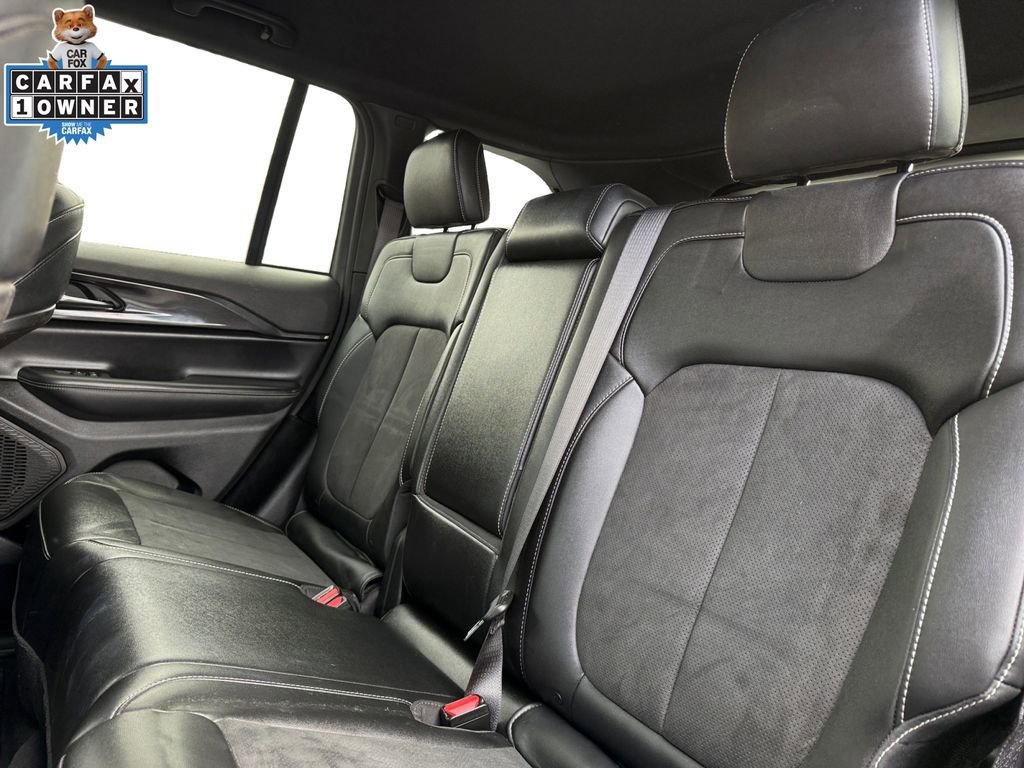 Used 2023 Jeep Grand Cherokee Altitude image 14