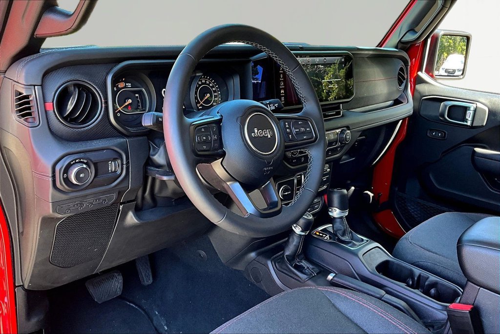Used 2026 Jeep Wrangler Unlimited Rubicon AWD/4WD image 18