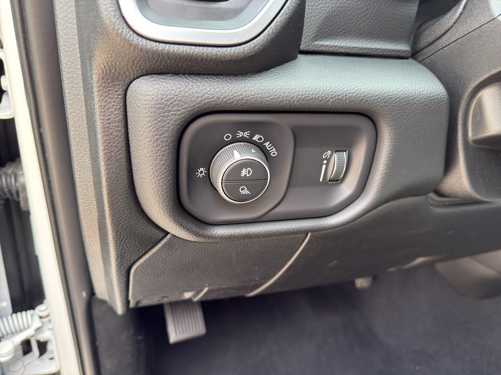 Used 2024 RAM 2500 Big Horn AWD/4WD image 13