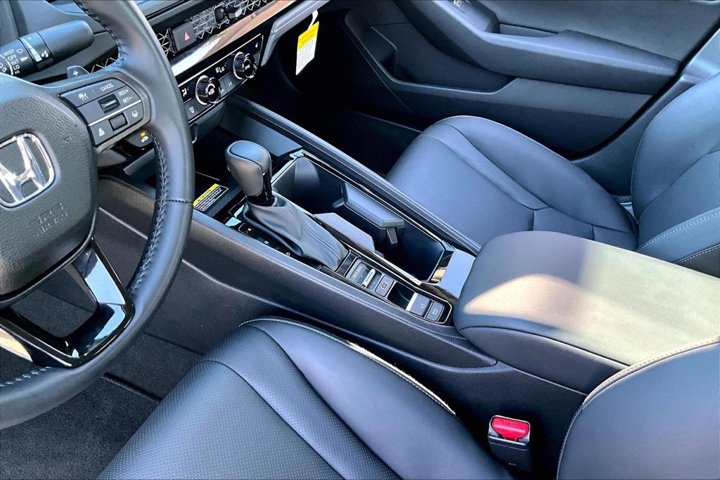 Used 2025 Honda Accord EX-L image 16