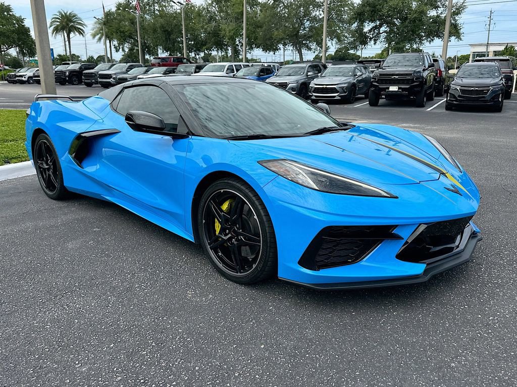 Used 2021 Chevrolet Corvette Stingray Premium Conv w/ Z51 Performance Package RWD image 3