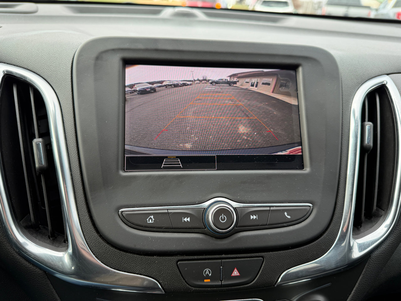 Used 2022 Chevrolet Equinox LT image 16