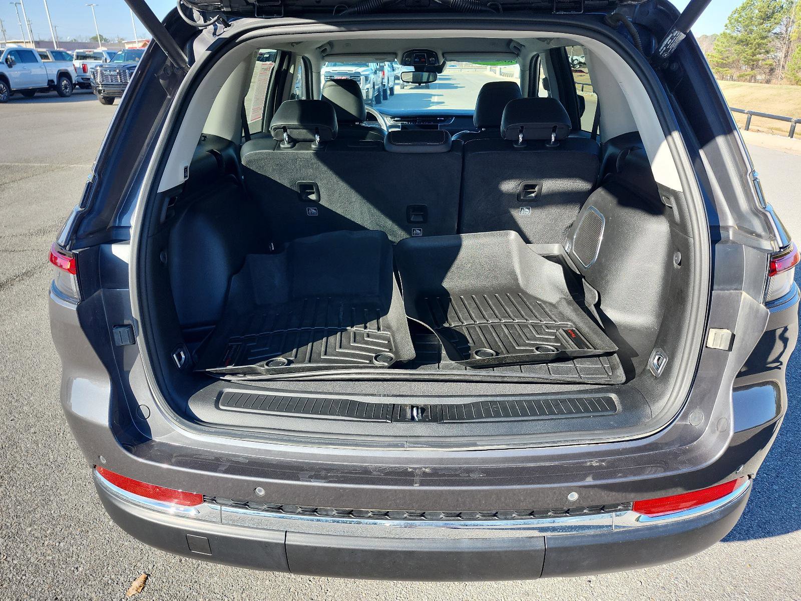 Used 2022 Jeep Grand Cherokee Limited w/ Trailer Tow Prep Group (B) image 10