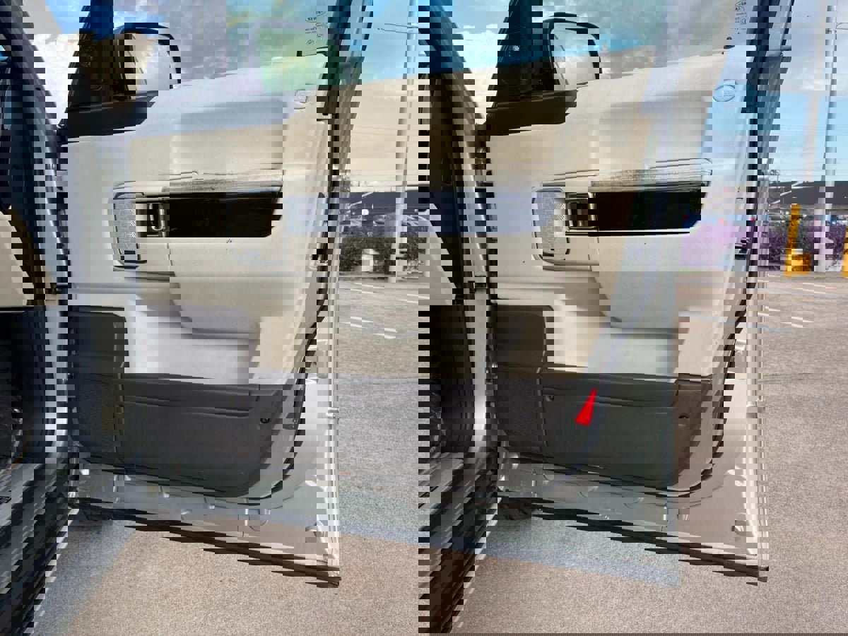 Used 2010 Land Rover Range Rover Supercharged image 35