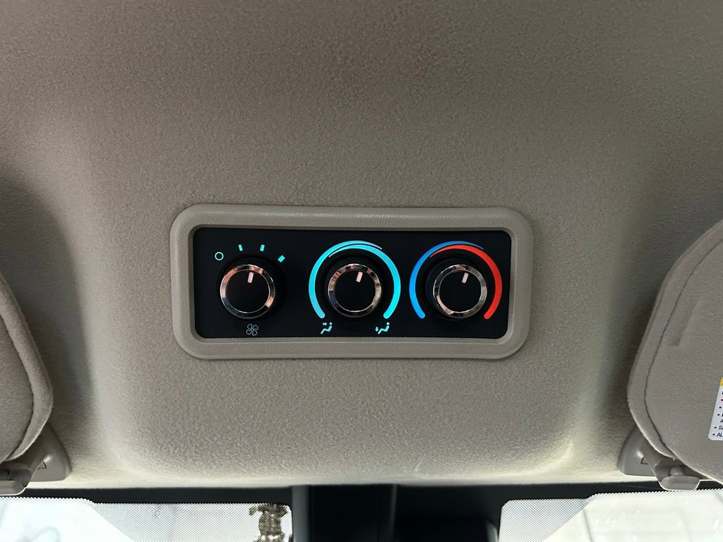 Used 2021 Chevrolet Express 3500 LS w/ Chrome Appearance Package RWD image 32