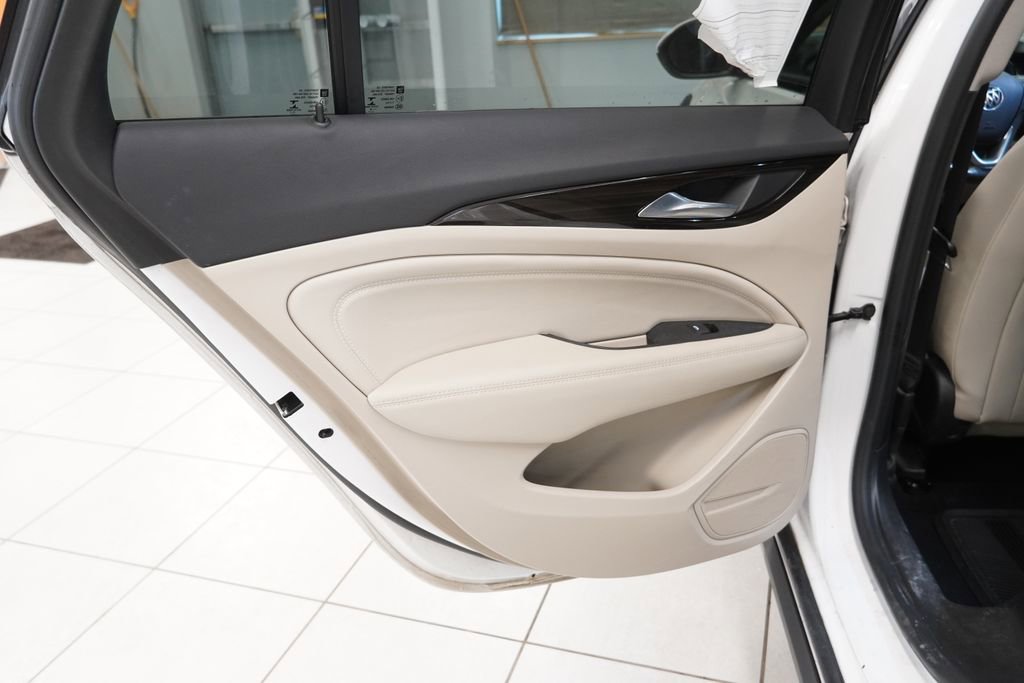 Used 2018 Buick Regal Essence w/ Driver Confidence Package #1 image 24