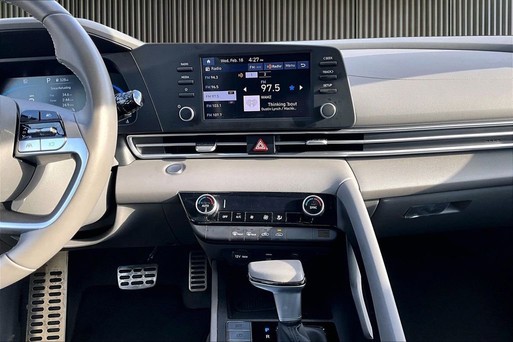 Certified 2025 Hyundai Elantra Sport image 7