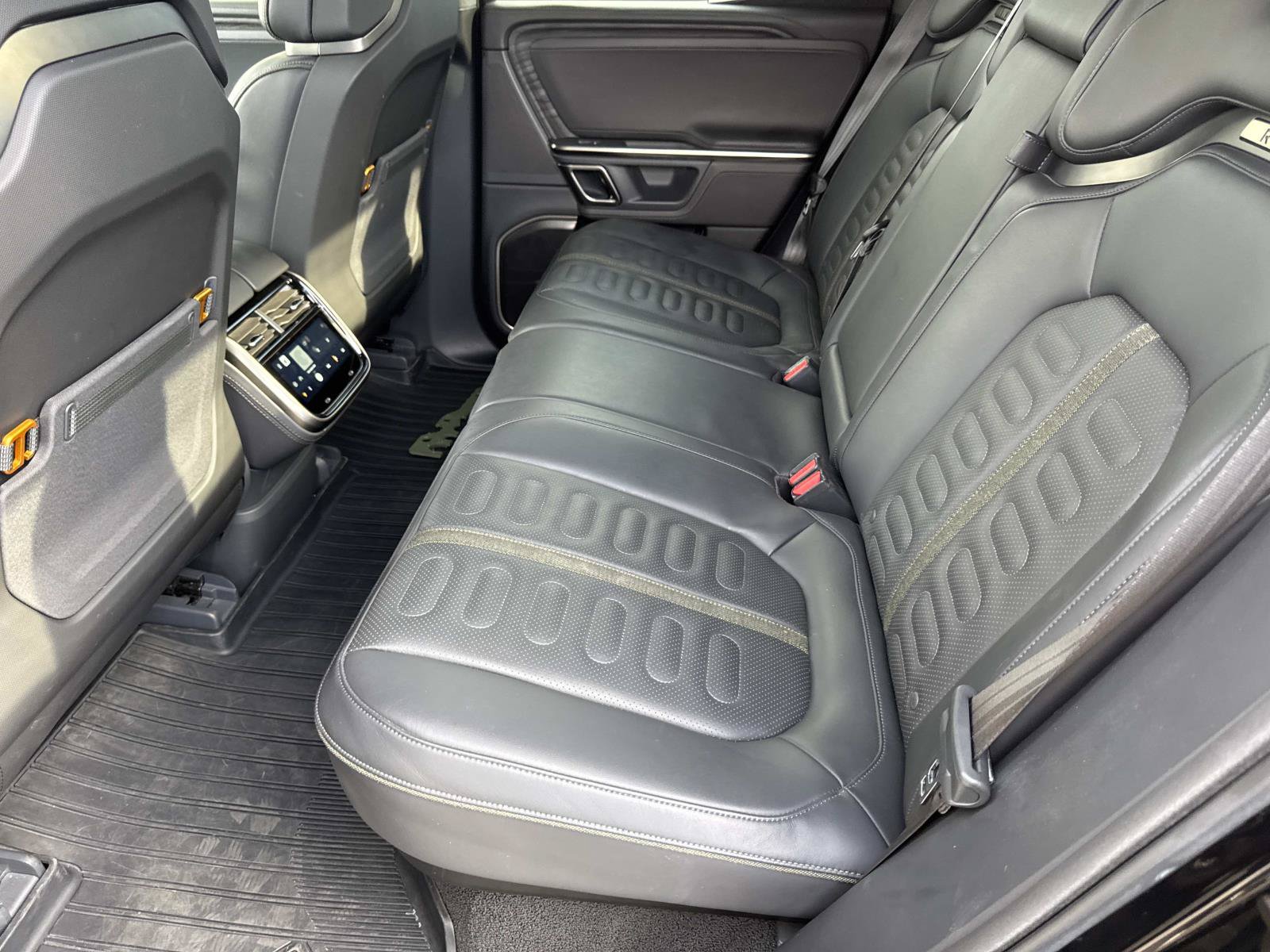 Used 2022 Rivian R1T Adventure AWD/4WD image 26