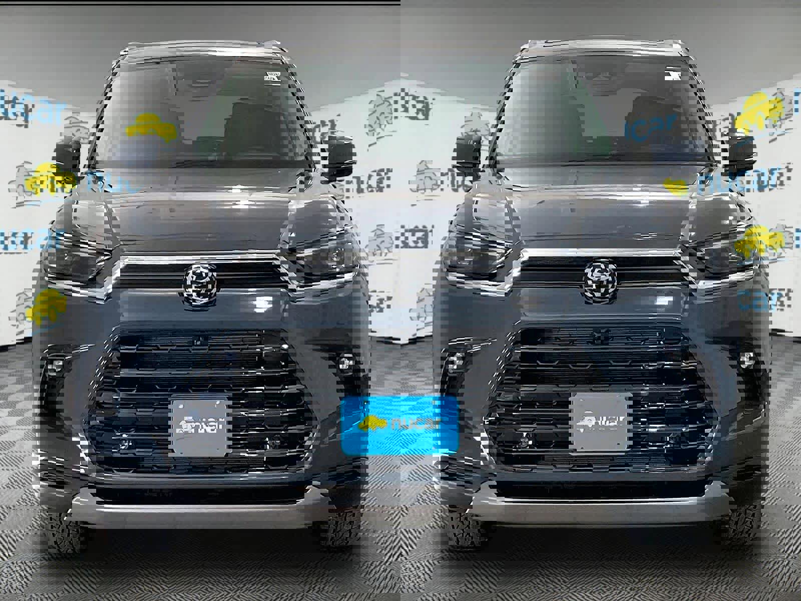 Used 2025 Toyota Grand Highlander FWD image 2