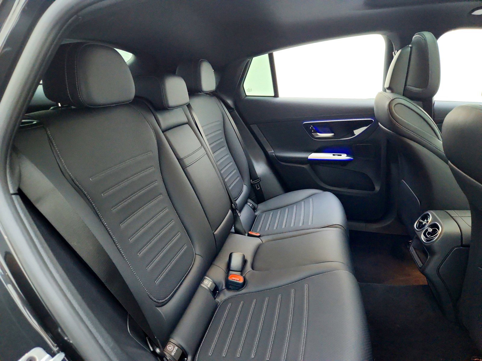 Certified 2025 Mercedes-Benz GLC 300 4MATIC w/ AMG Line image 27