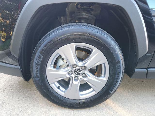 Used 2025 Toyota RAV4 XLE w/ Convenience Package image 30