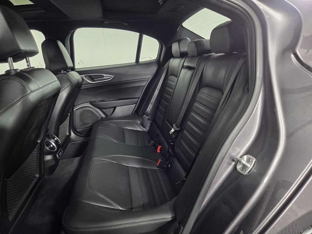 Used 2024 Alfa Romeo Giulia Veloce image 26