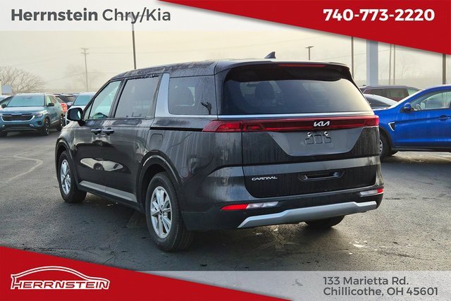 Used 2024 Kia Carnival LX image 5
