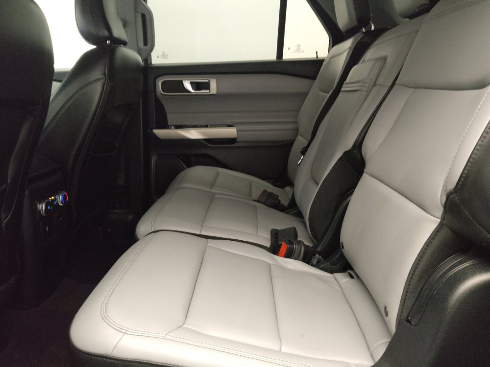 Used 2021 Ford Explorer XLT w/ Equipment Group 202A RWD image 18