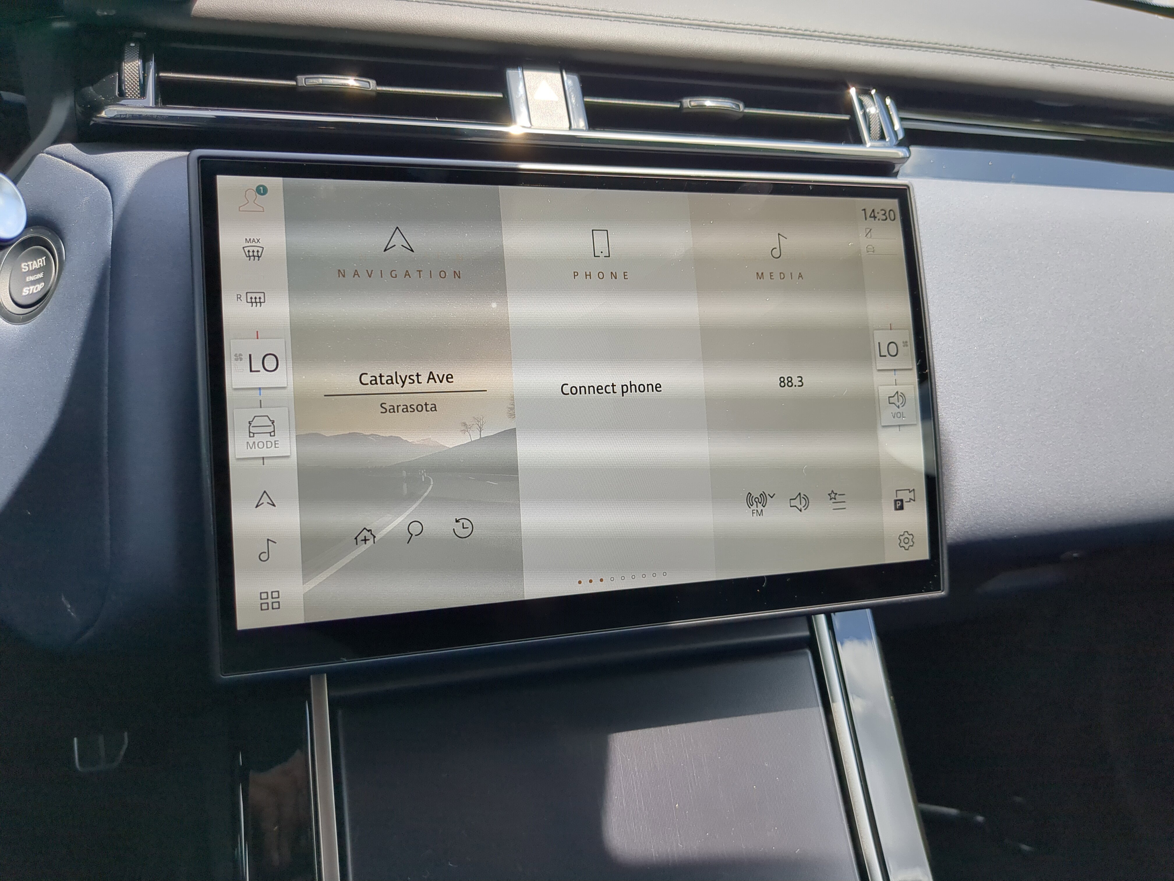 New 2026 Land Rover Range Rover Velar Dynamic SE image 20