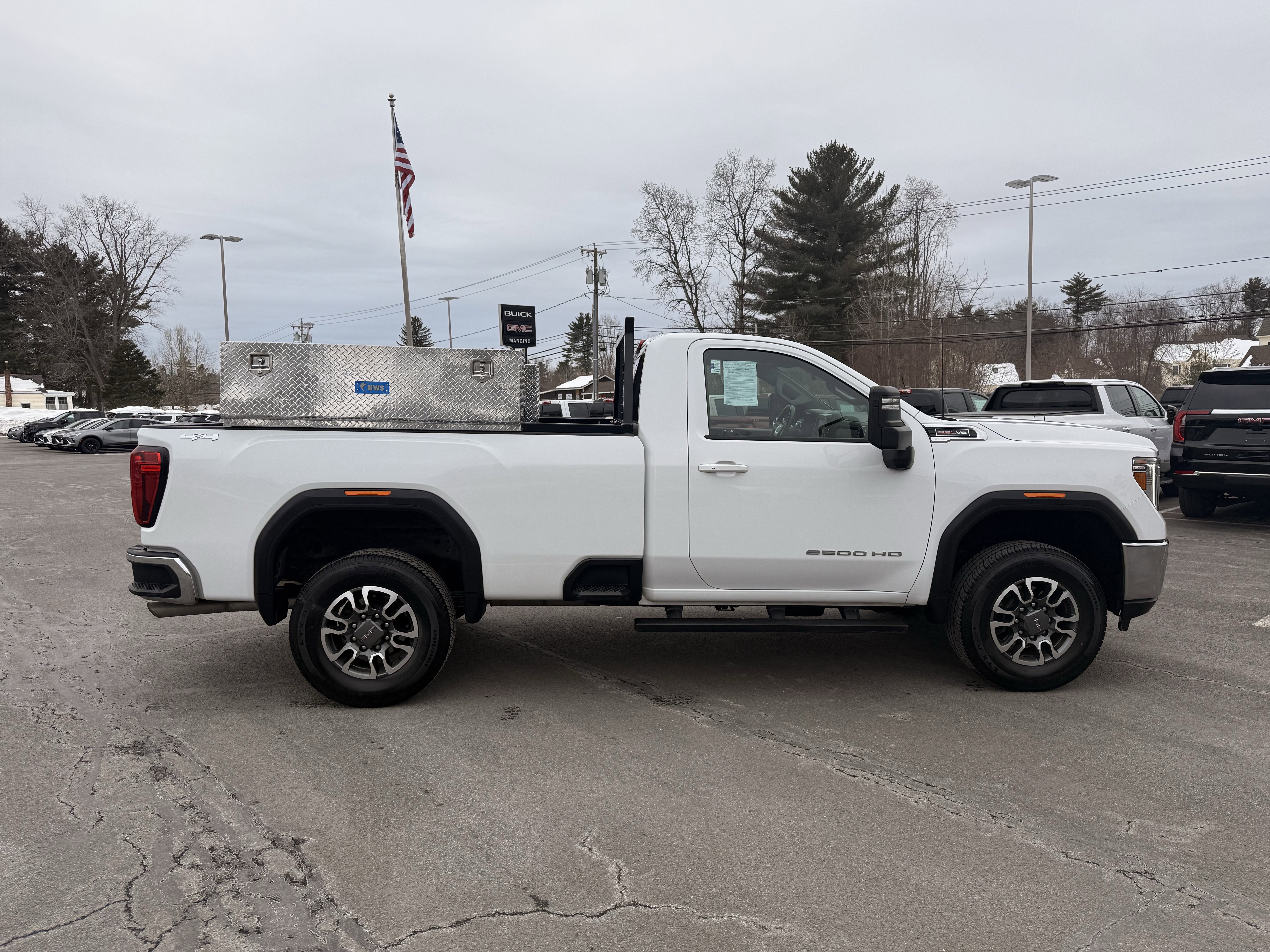 Used 2022 GMC Sierra 2500 SLE w/ SLE Convenience Package image 6