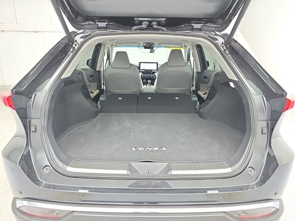 Used 2024 Toyota Venza XLE image 48