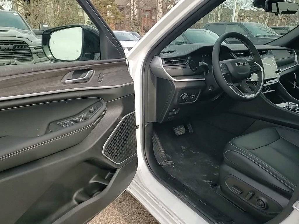 New 2026 Jeep Grand Cherokee L Limited image 19