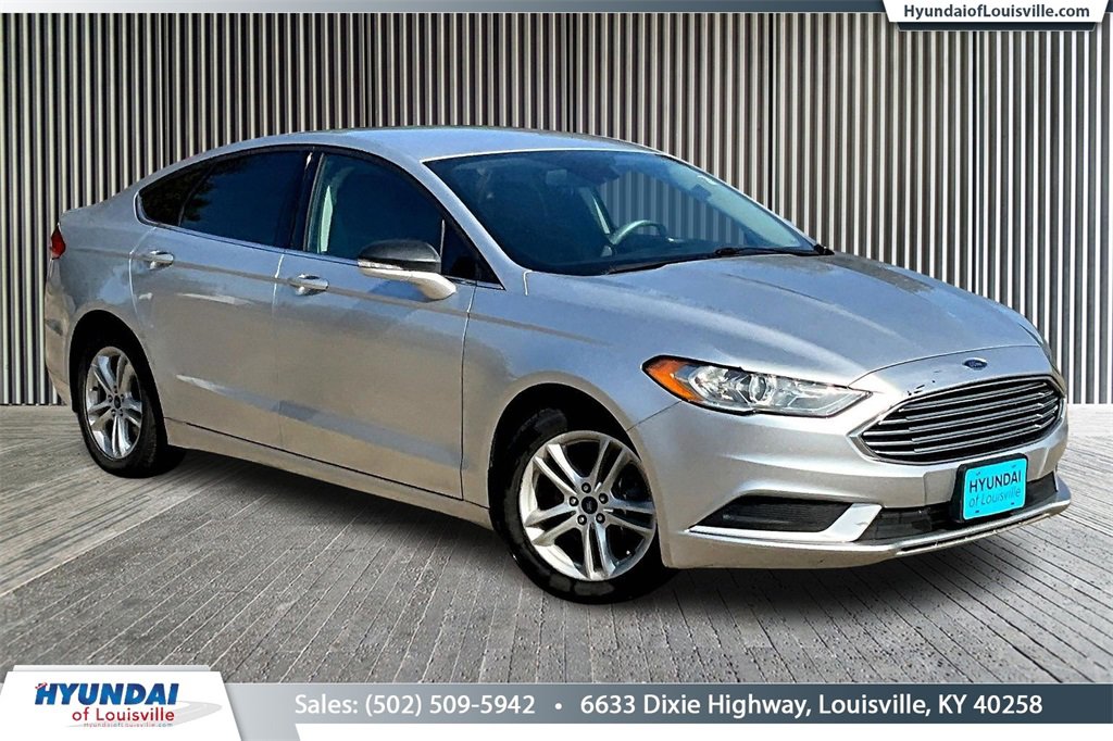 Used 2018 Ford Fusion SE image 1