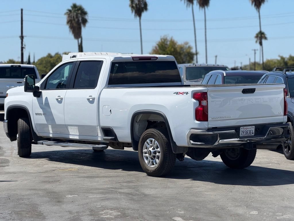 Used 2025 Chevrolet Silverado 2500 LT w/ Convenience Package AWD/4WD image 3