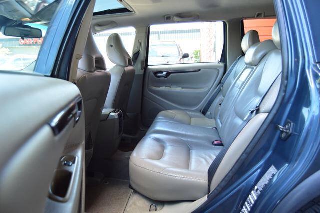 Used 2005 Volvo XC70 AWD/4WD image 13