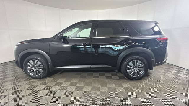 Used 2025 Nissan Pathfinder S AWD/4WD image 6