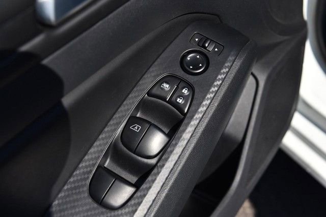 Certified 2025 Nissan Altima 2.5 SV image 9