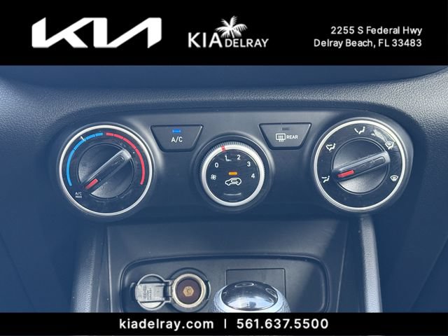 Used 2021 Hyundai Venue SE FWD image 19