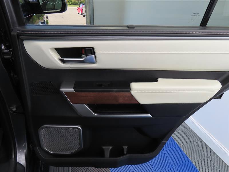 Used 2023 Toyota Sequoia Capstone AWD/4WD image 39
