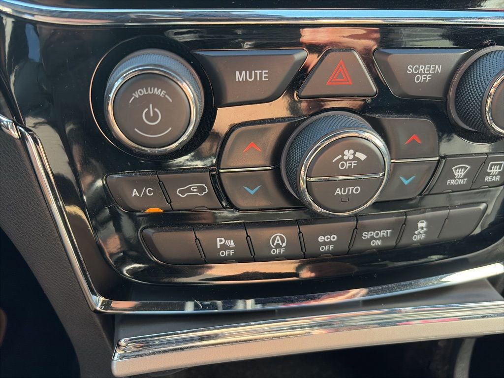 Used 2019 Jeep Grand Cherokee Limited w/ Luxury Group II image 20