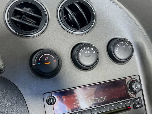 Used 2008 Pontiac Solstice GXP w/ Premium Package RWD image 16