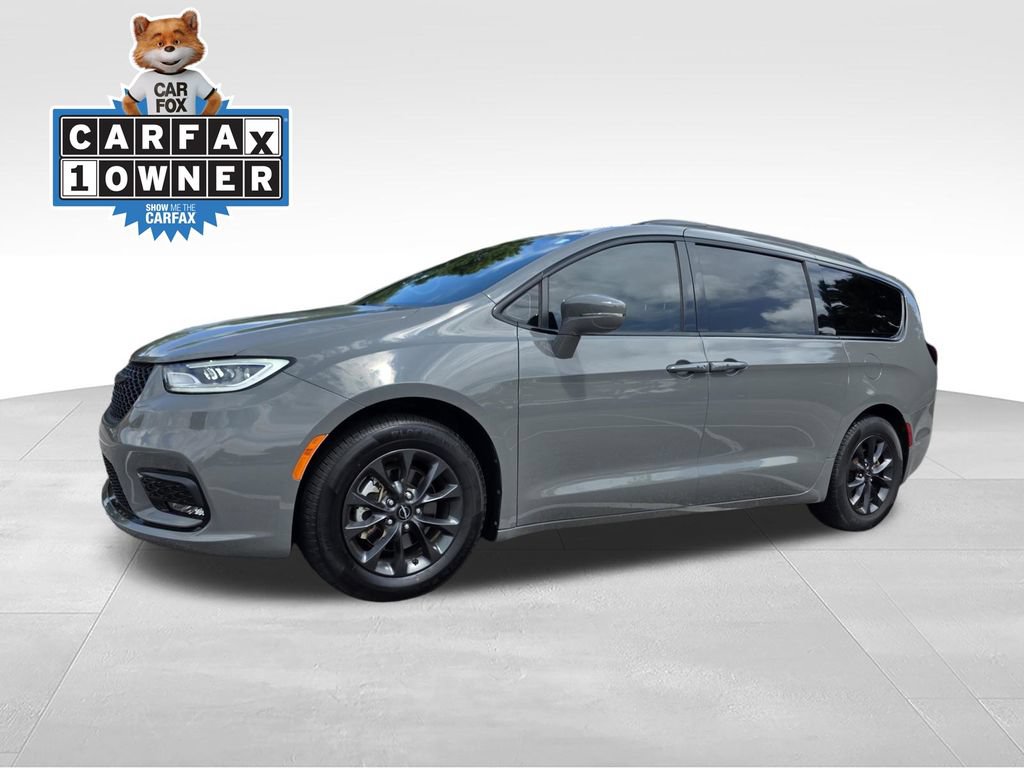 Used 2022 Chrysler Pacifica Touring-L w/ S Appearance Package FWD image 2