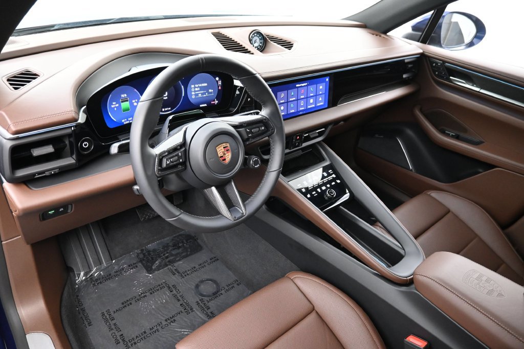 Certified 2026 Porsche Macan 4 Electric w/ Premium Package AWD/4WD image 4