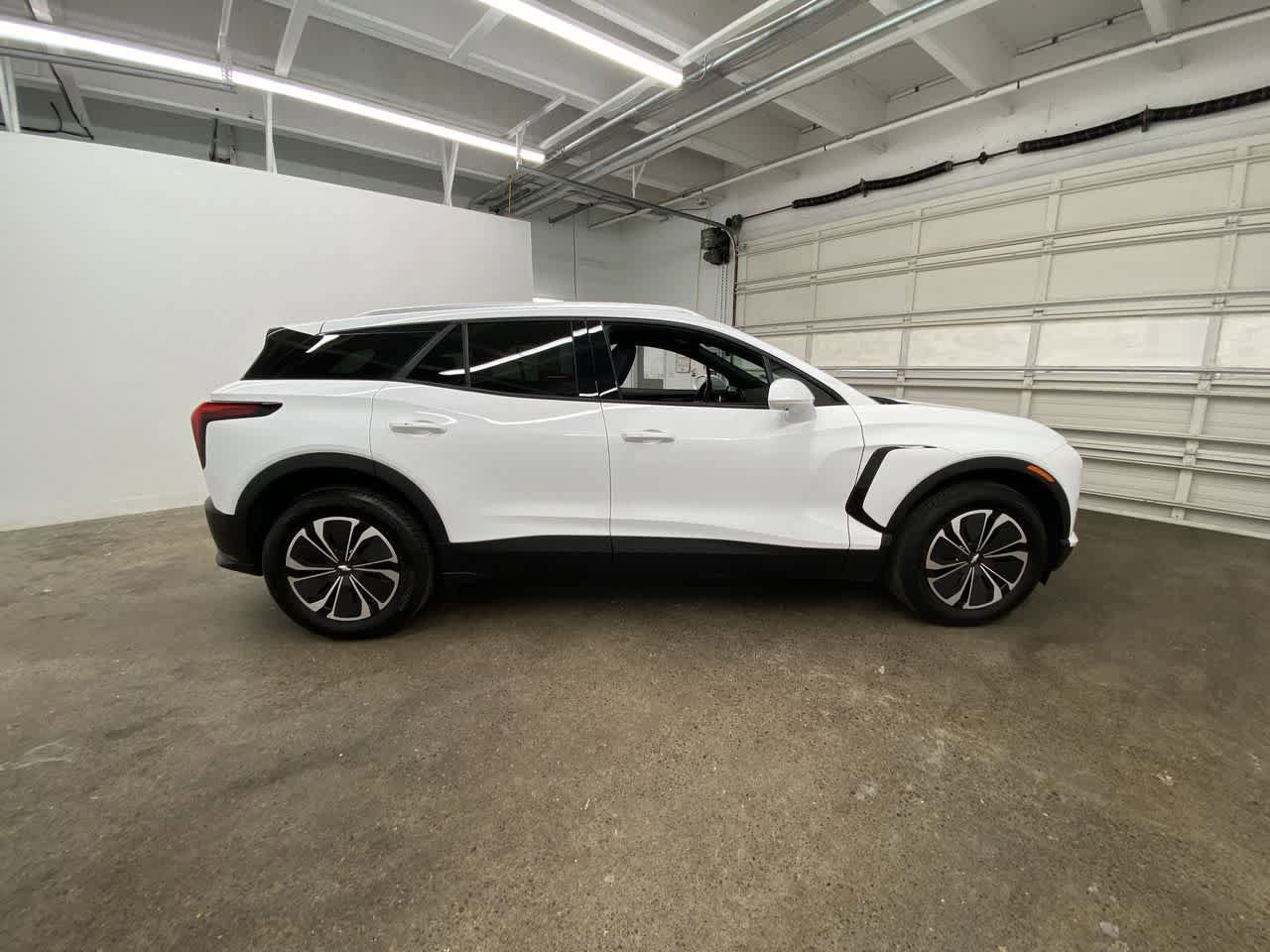 Used 2024 Chevrolet Blazer EV LT AWD/4WD image 7